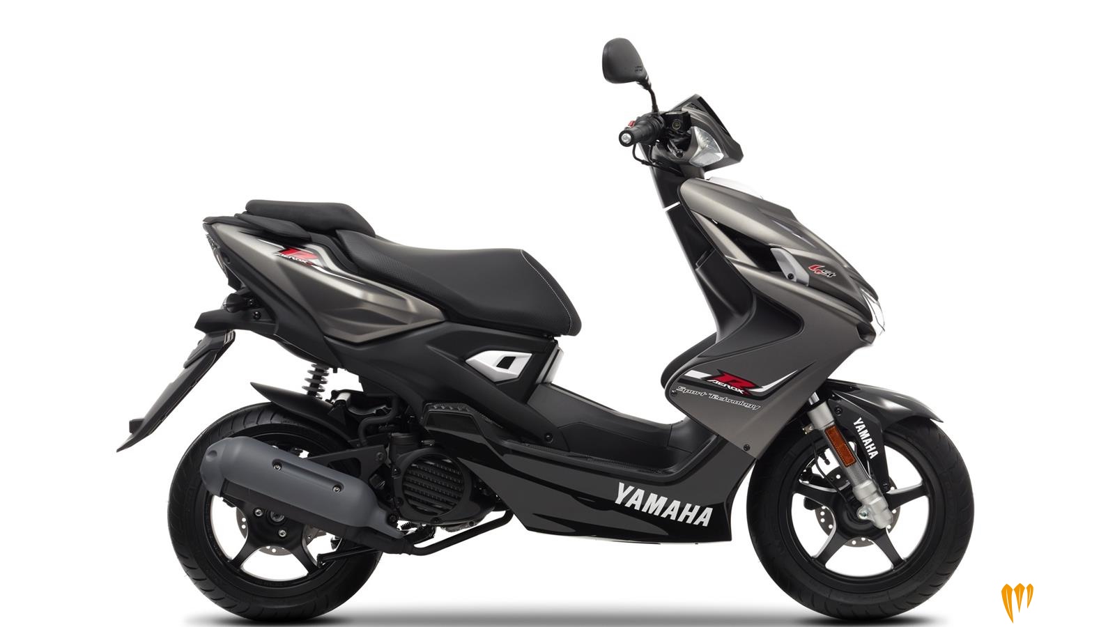 2014-Yamaha-Aerox-4-011.jpg