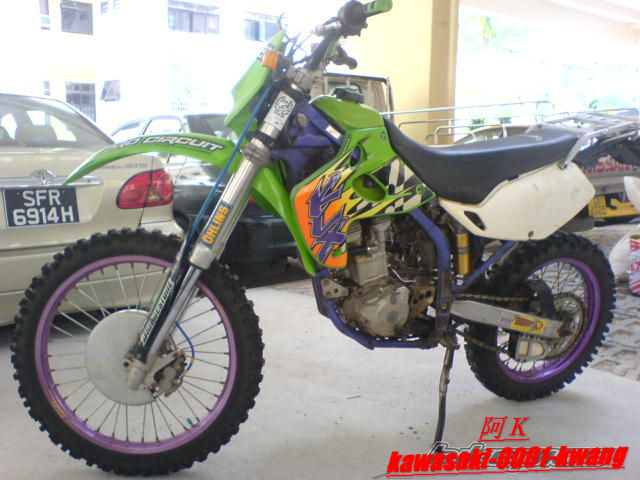 1993 Kawasaki KLX 25016.jpg