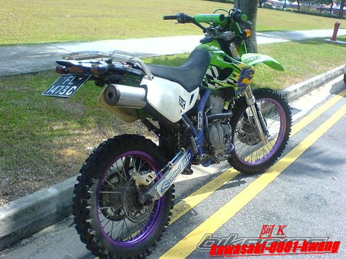 1993 Kawasaki KLX 25019.jpg