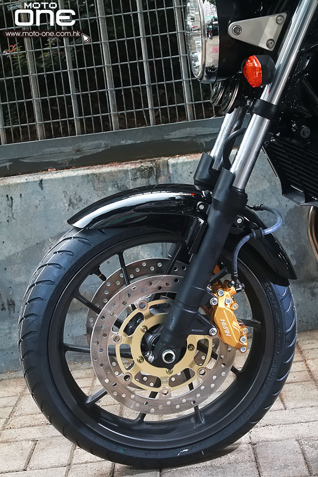 2014_Honda_CB400SF_VTEC_Revo_12.jpg