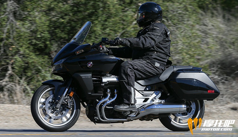 2014-03-Honda-CTX1300-03.jpg