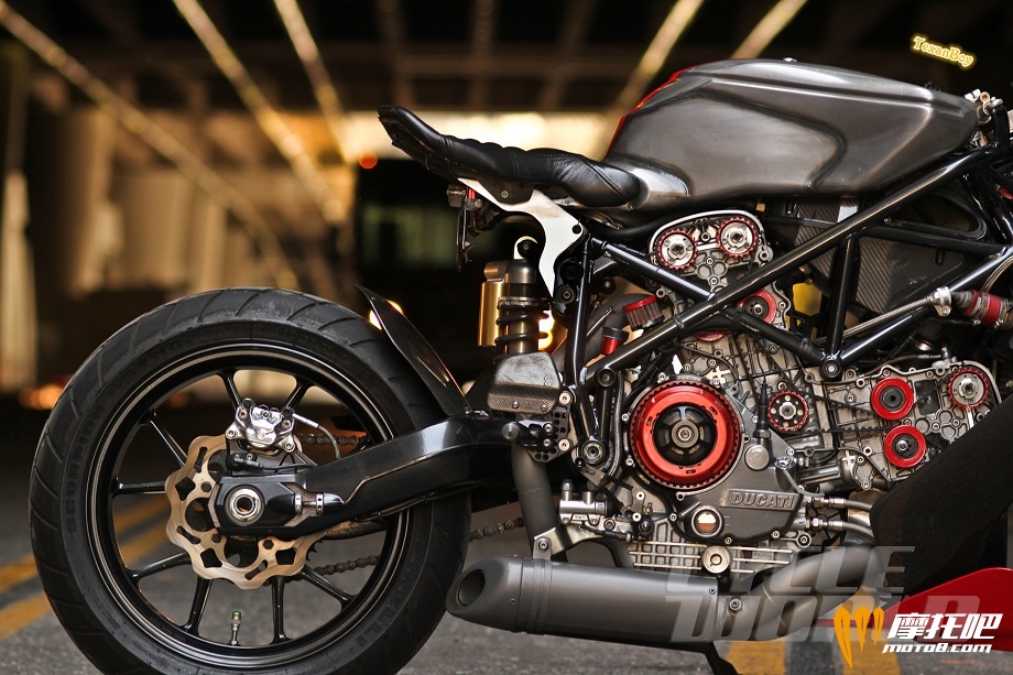 Apogee-Motorworks-Ducati-749-10.jpg