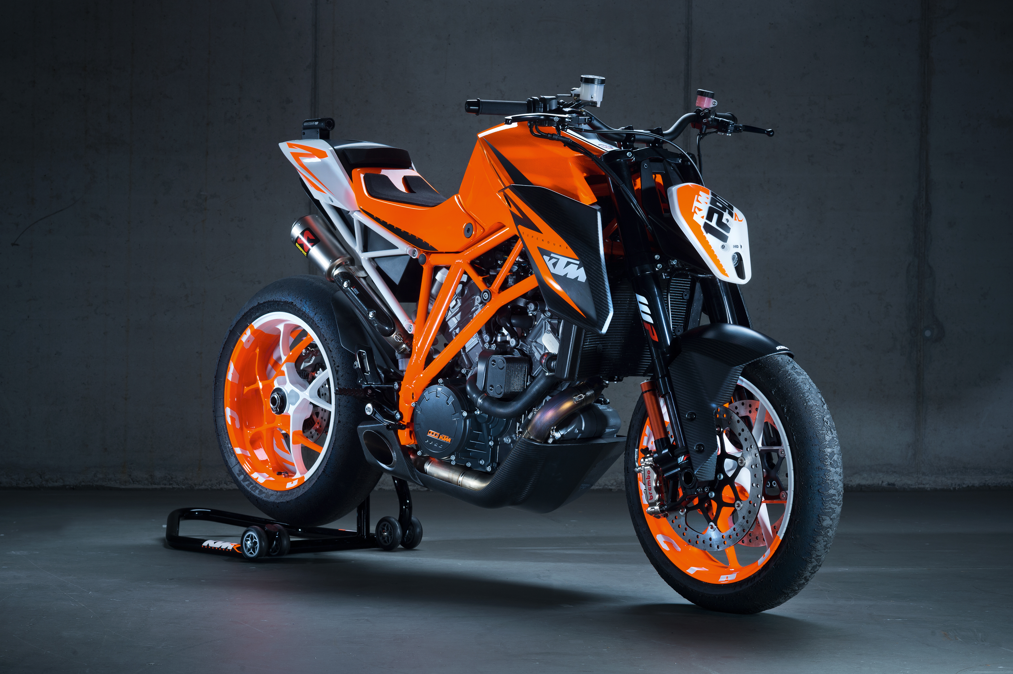 2014 ktm 1290 super duke r 带给你"超级"感受