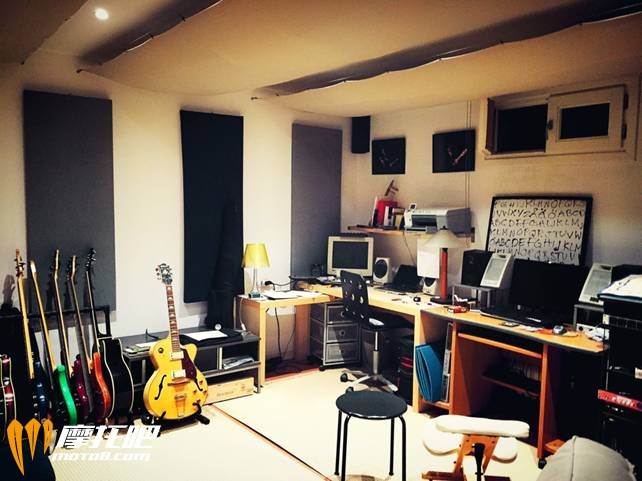 房东男朋友的音乐工作室，我梦想的家就一定会有这么一间房子