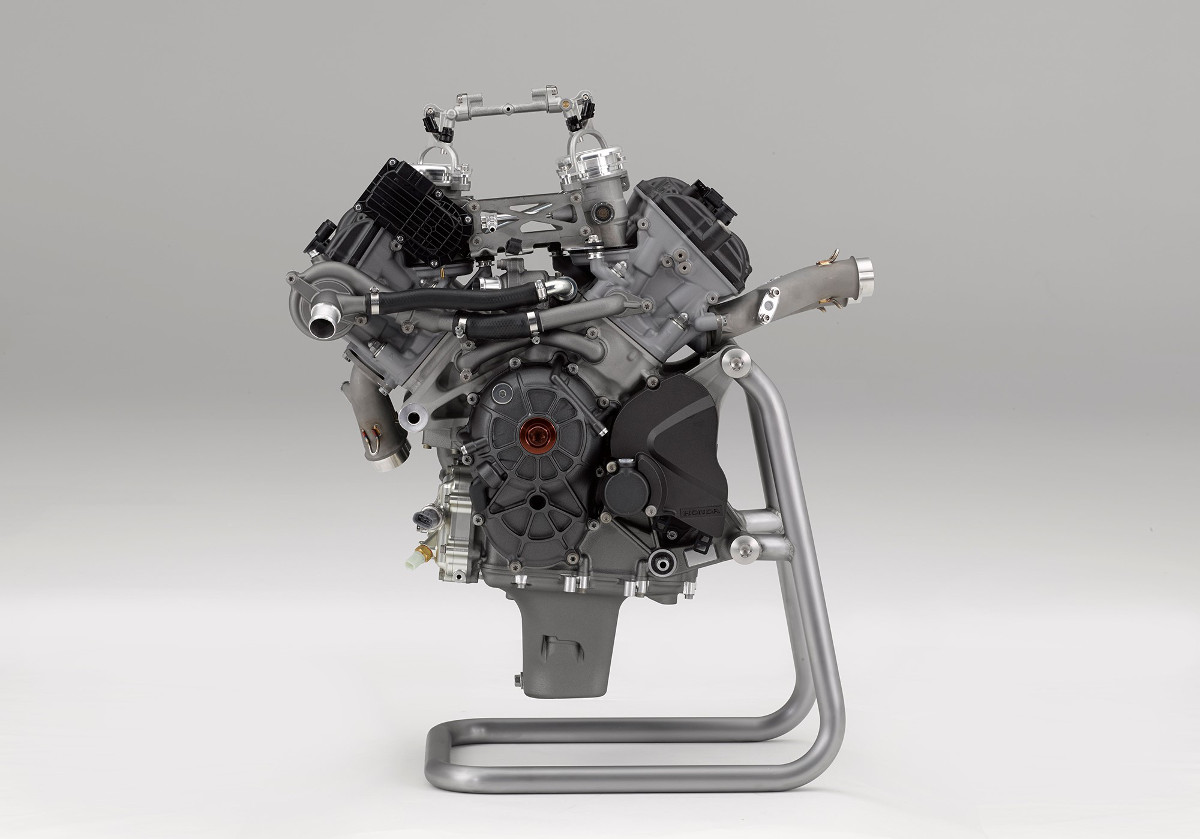 Honda_RCV213-S-Engine-LHS.jpg