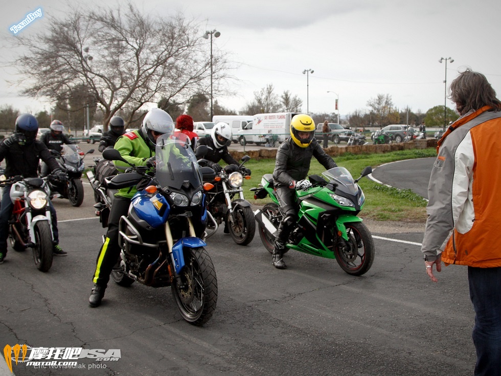 Superbike-Coach-Cornering-Class-Stockton-Speedway.jpg