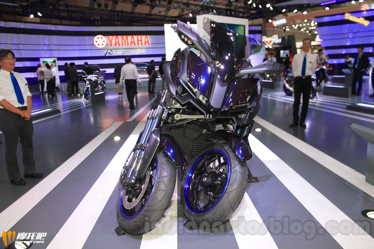 Yamaha-MWT-9-front-angle-at-2015.jpg