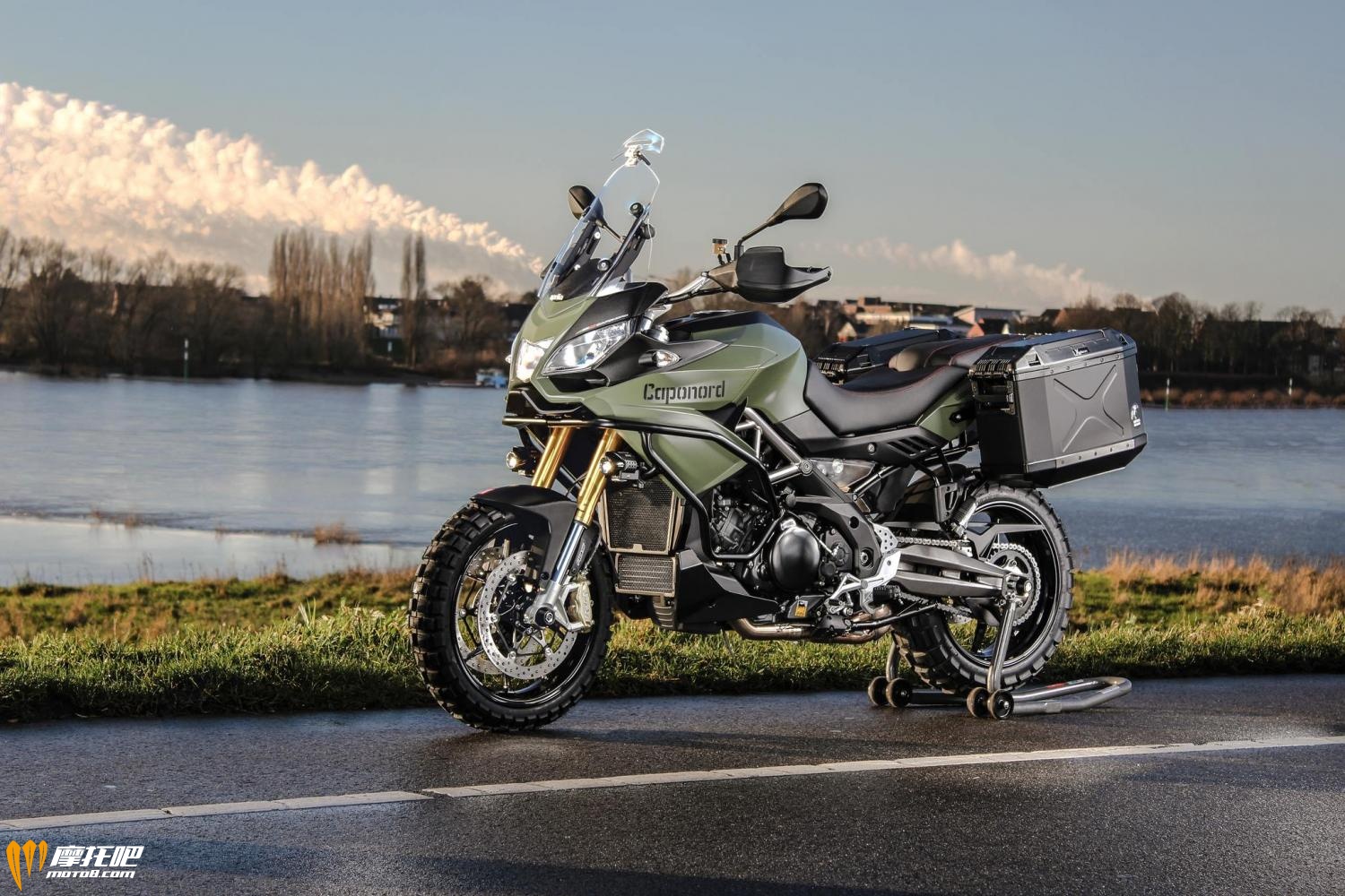 2014122125348Aprilia_Caponord_1200_Explorer.jpg