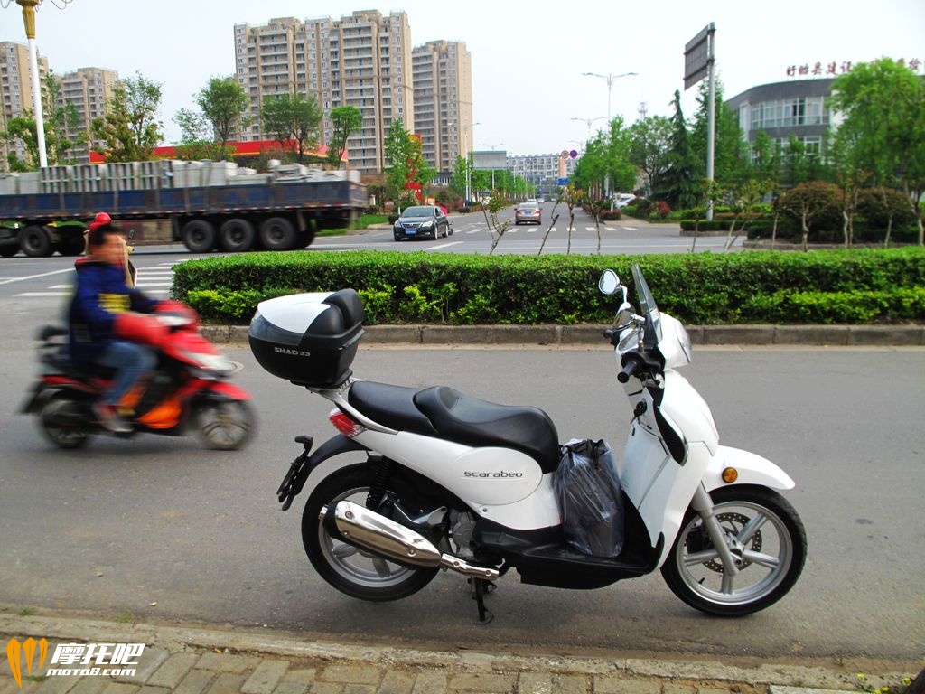 盱眙加油后路边休息