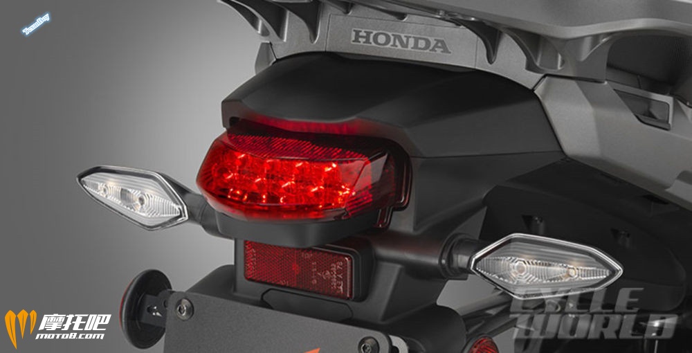 2016-Honda-VFR1200X-rear.jpg