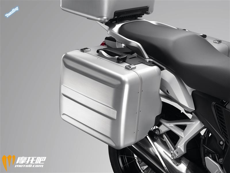 honda-vfr1200x-accessories-saddlebags-adventure-motorcycle-bike-2016-1.jpg