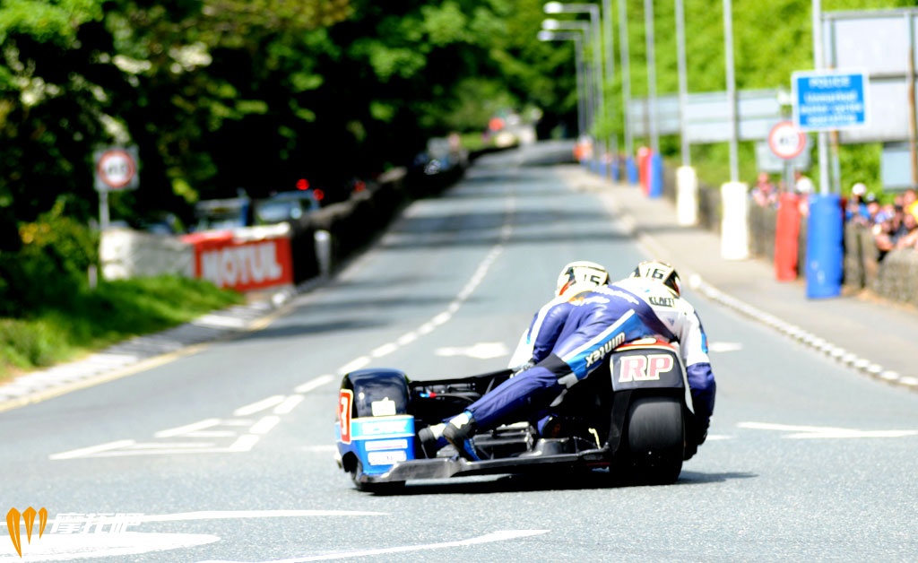 060815-anstey-honda-isle-of-man-tt-sidecar-1-birchall-brothers-2.jpg