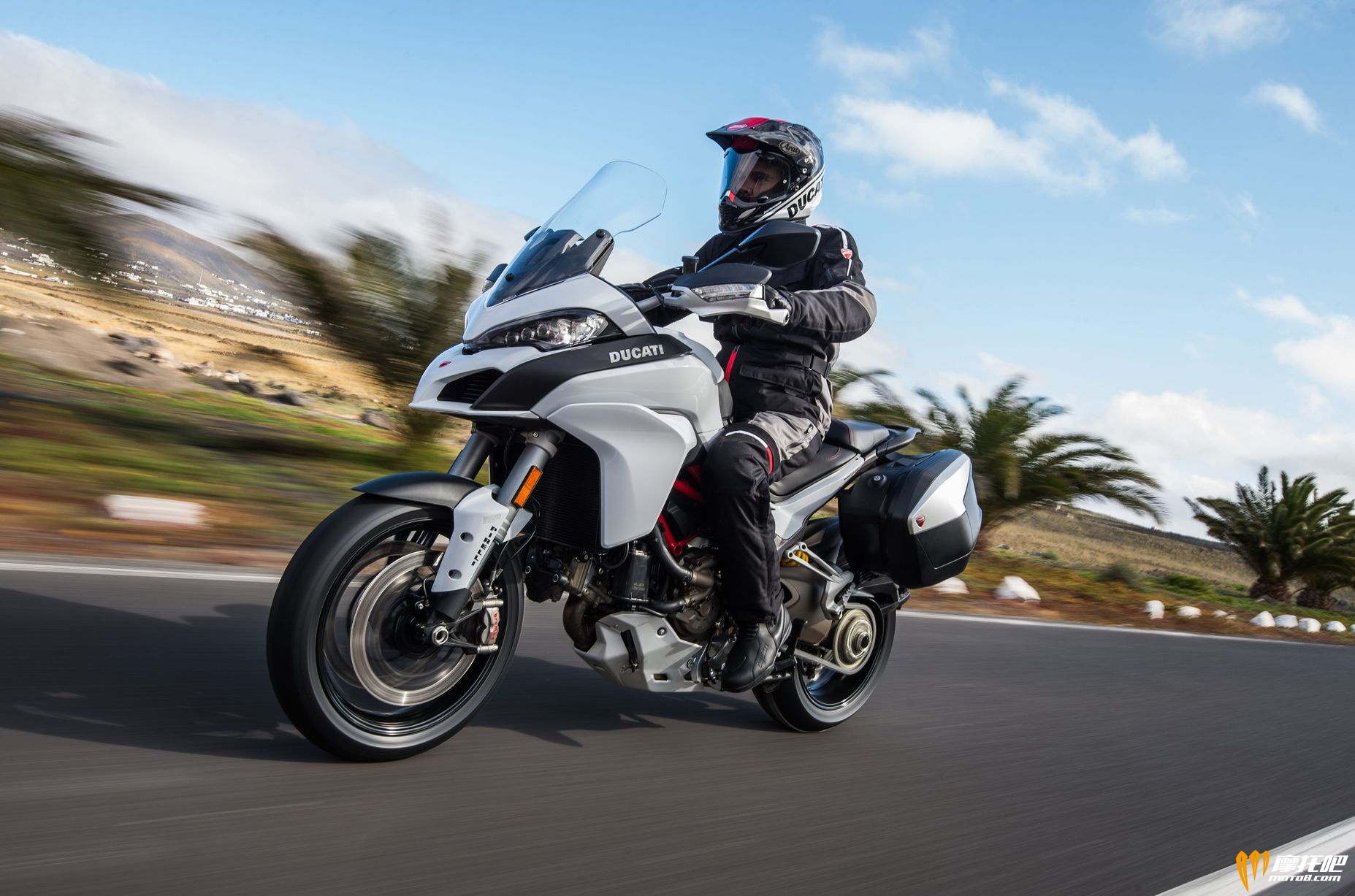 Ducati-Multistrada-on-the-road.jpg