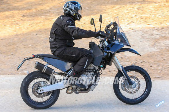 121416-spy-photos-KTM-390-Adventure-006-582x388.jpg