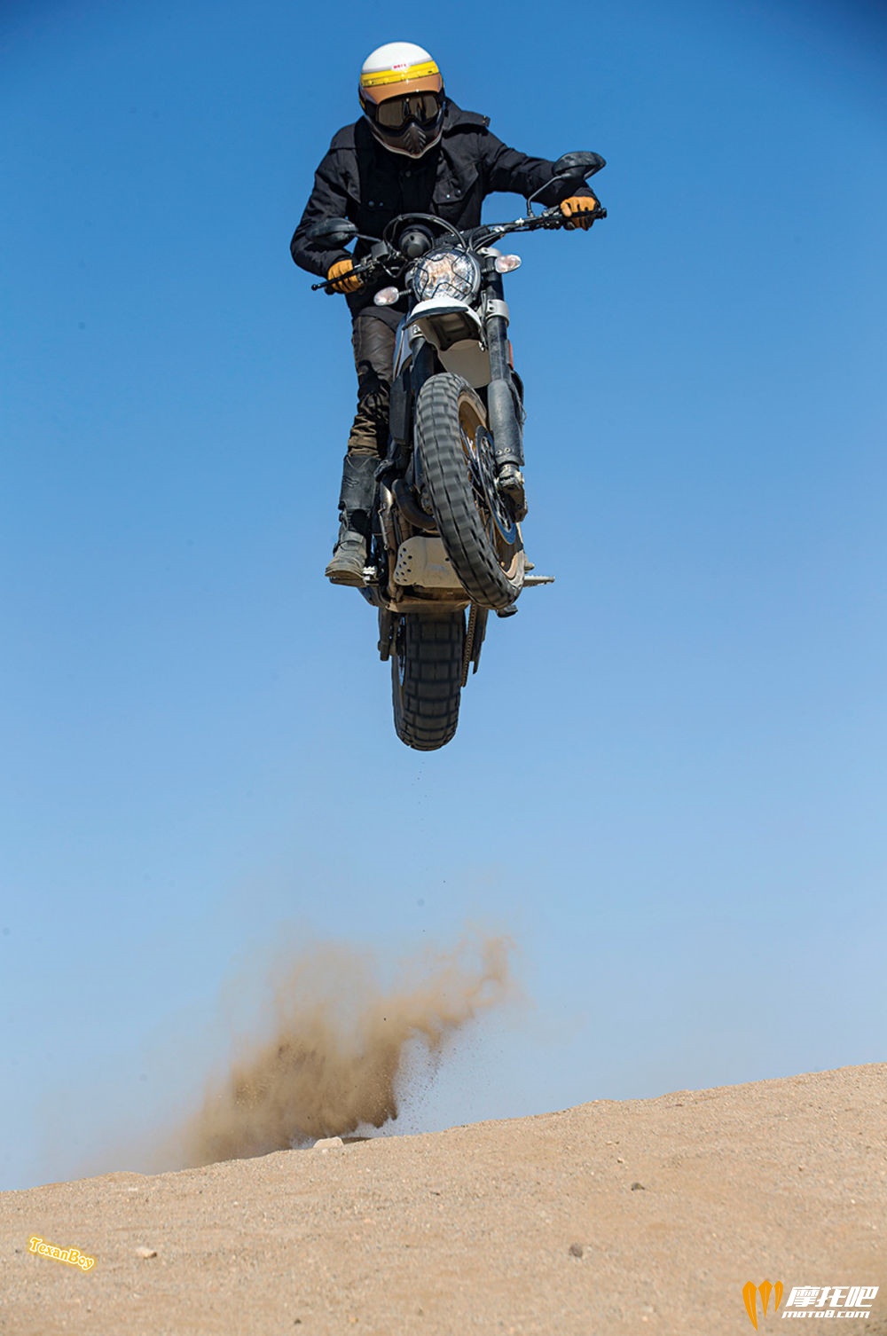 ducati-scrambler-desert-sled-ab9t1296.jpg