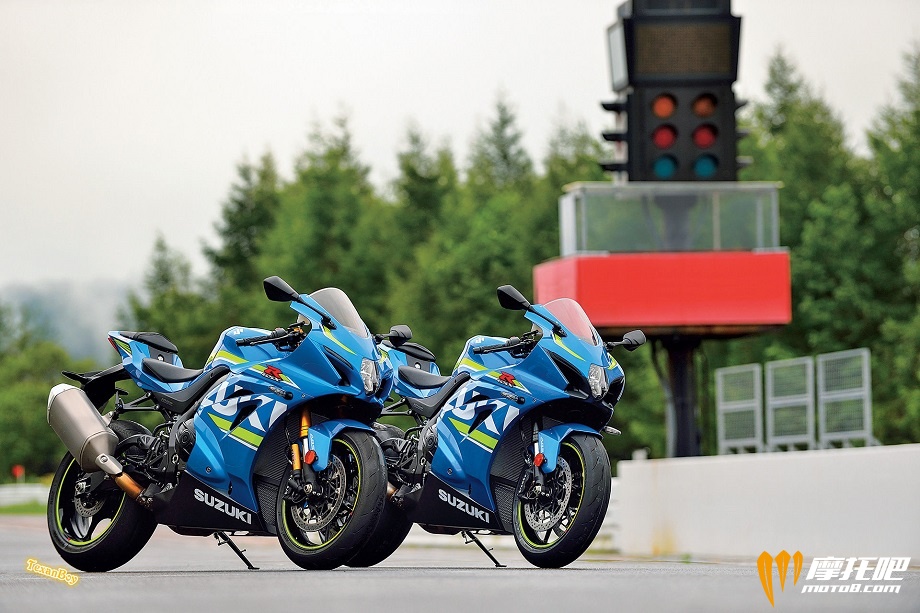 2017-suzuki-gsx-r1000-side-by-side.jpg