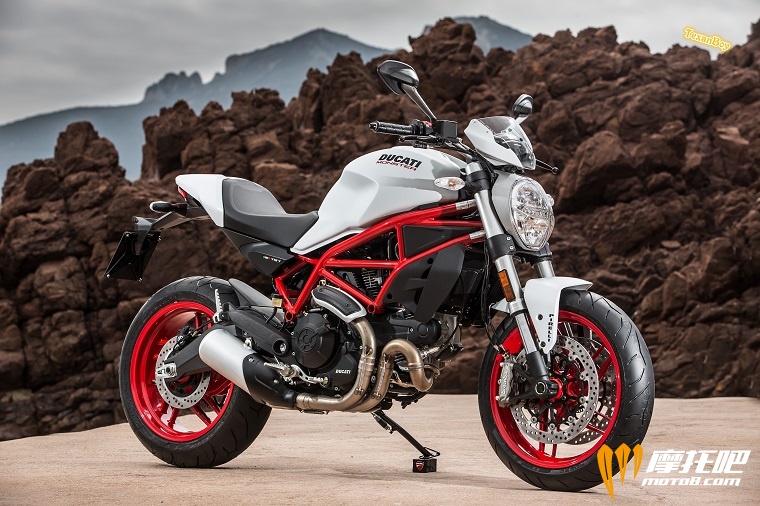 032717-2017-ducati-Monster-797-Plus-Statics10.jpg