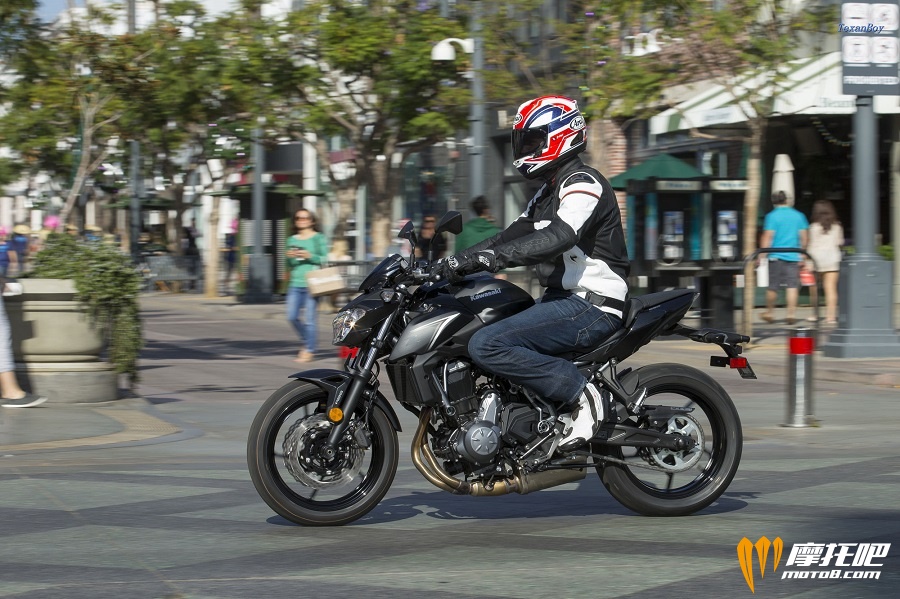 cw1116-2017-kawasaki-z650-first-ride-review-image-54.jpg