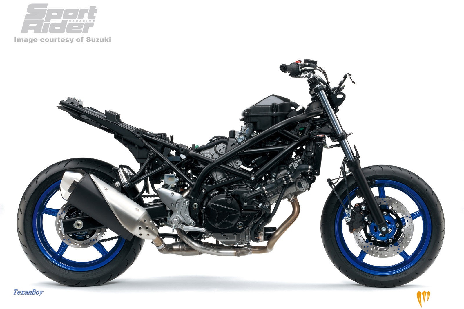 2016-suzuki-sv650-19.jpg