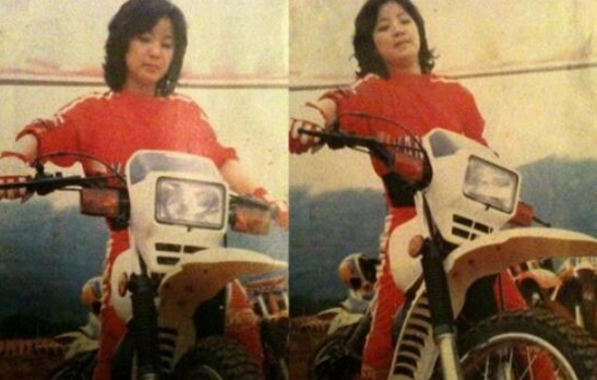 邓丽君骑着摩托车的照片是不是有点林青霞的感觉？穿上专业的骑行服骑着山地摩托车让她.jpg