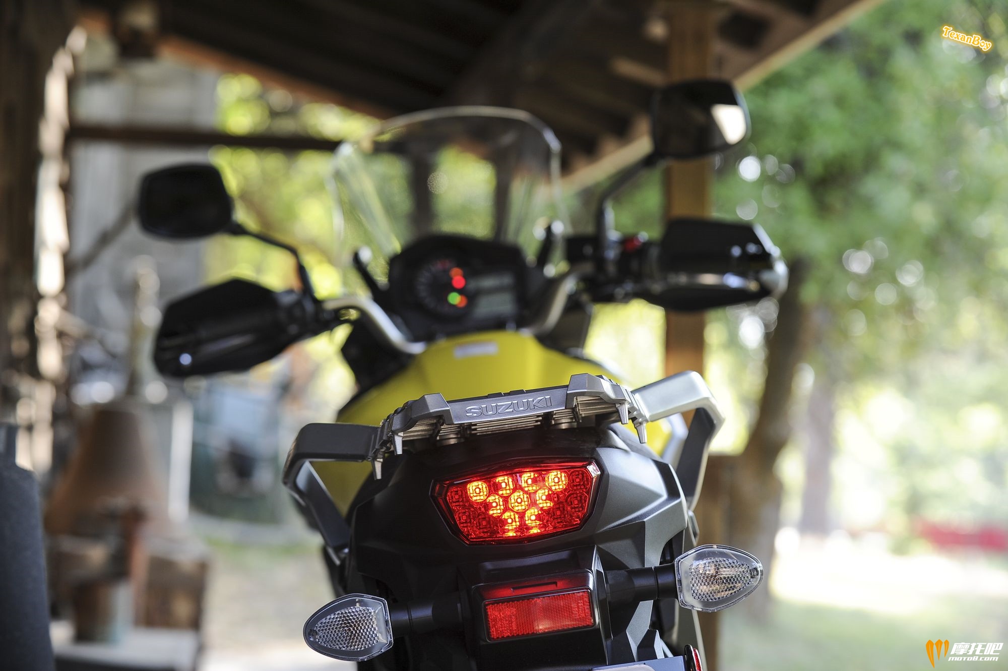 2017-suzuki-v-strom-650-xt-dsc_0493re.jpg