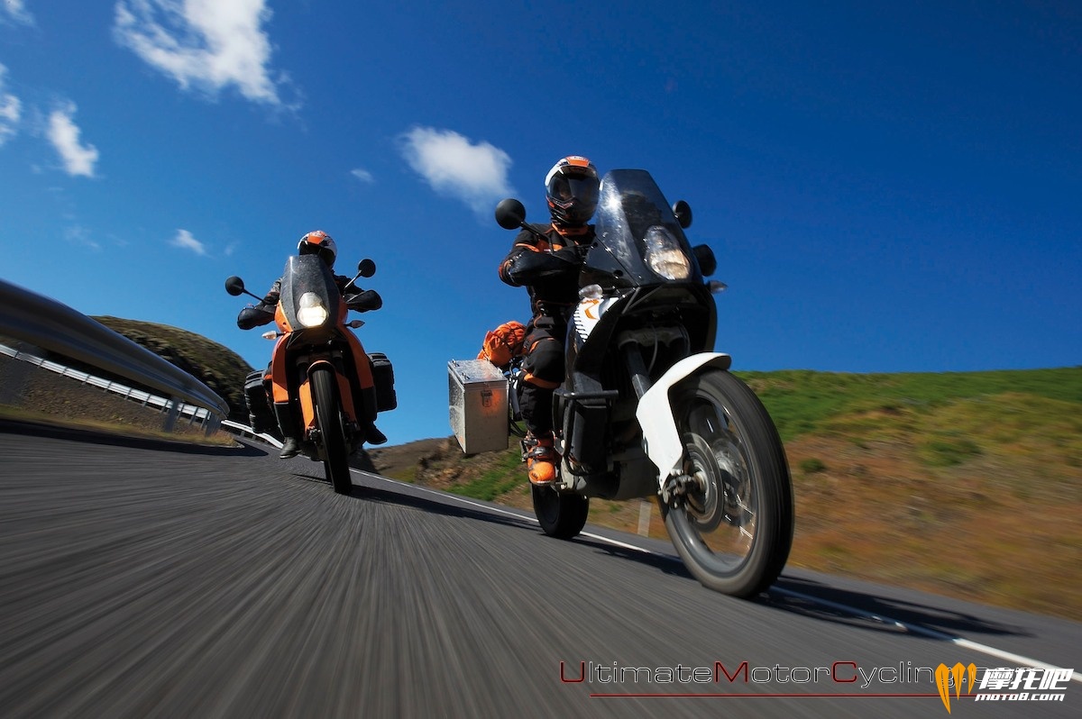 2010-KTM-990-Adventure-Wallpaper-21.jpg