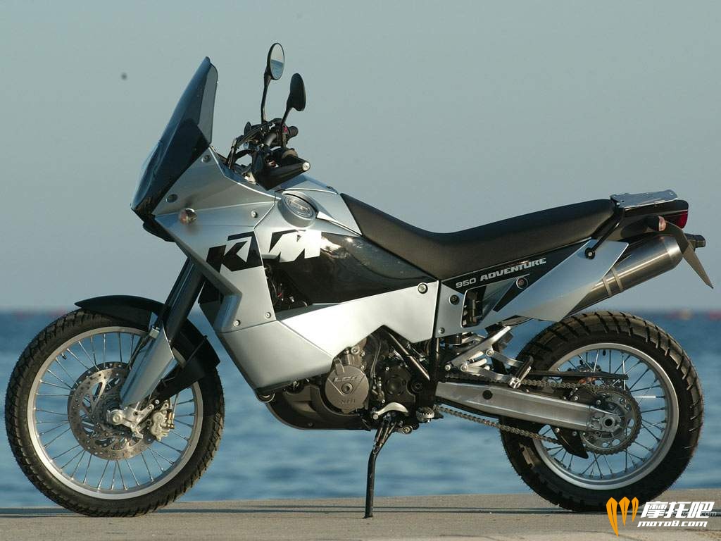 KTM 950 Adventure 03  1.jpg