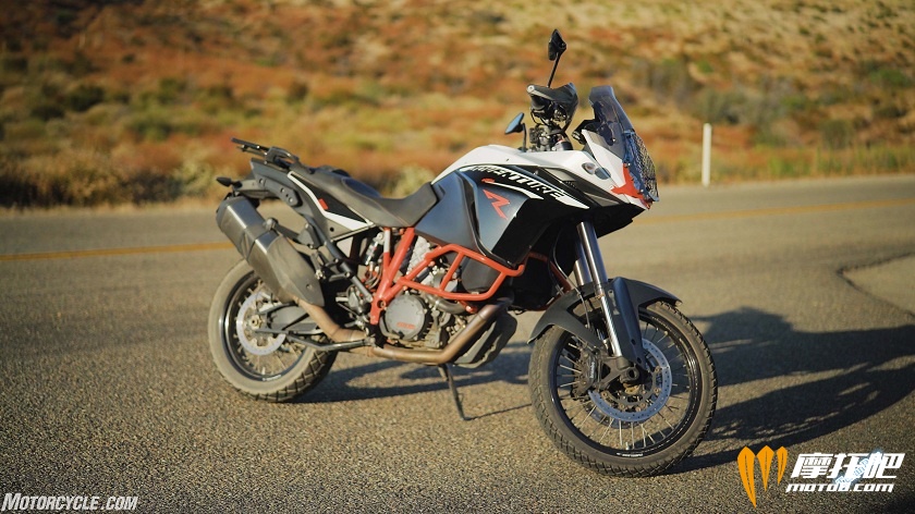 080417-2014-ktm-adventure-r-1190-Full.jpg