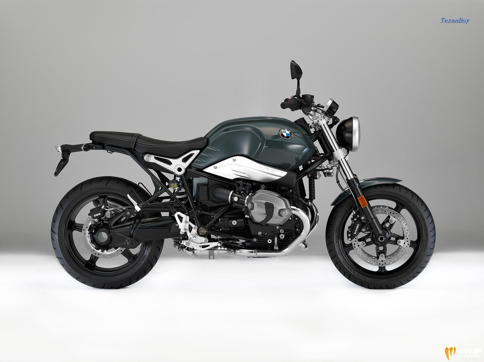 2017-BMW-RnineT-Pure4.jpg