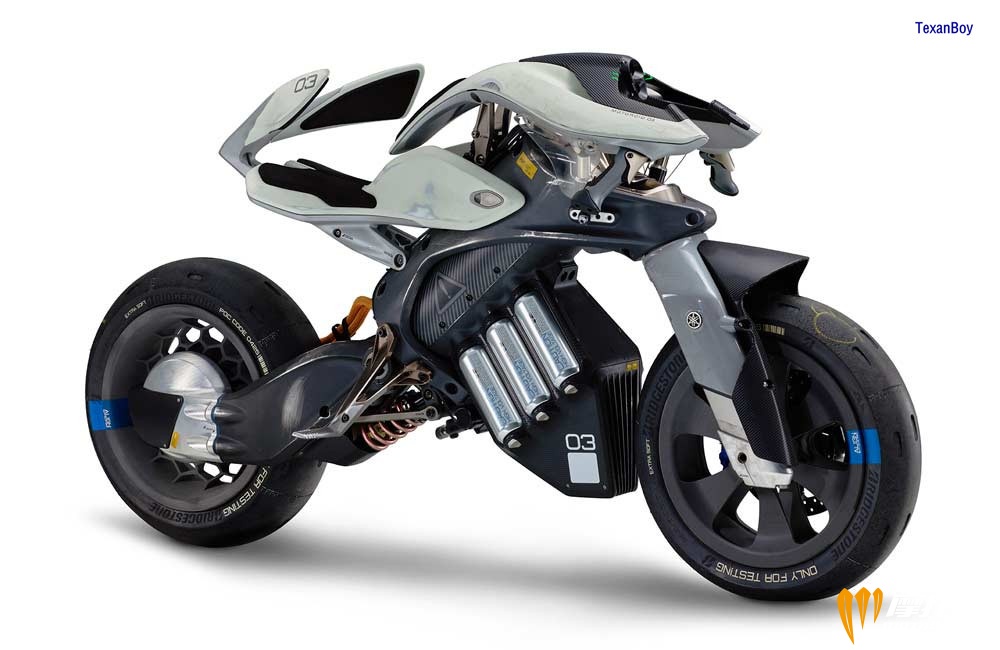 Yamaha-MOTOROiD.jpg