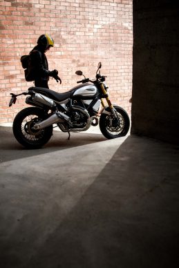 110517-31-2018-ducati-scrambler-1100-SPECIAL-259x388.jpg