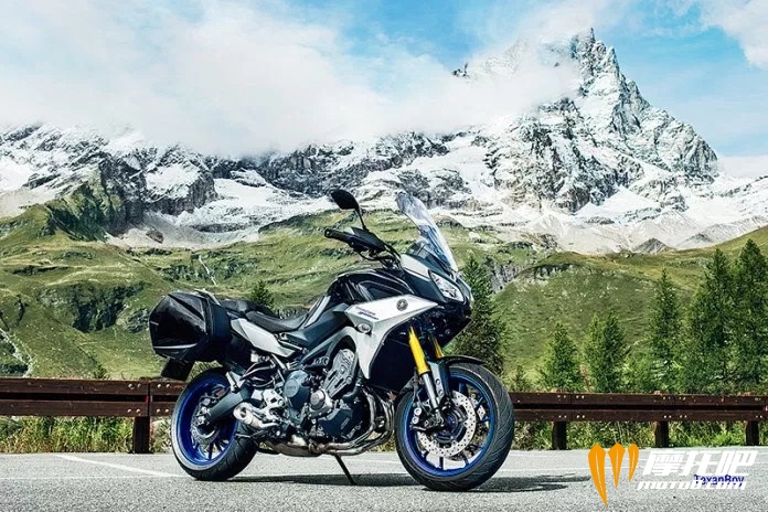 2019-Yamaha-Tracer-900-GT-lead.jpg