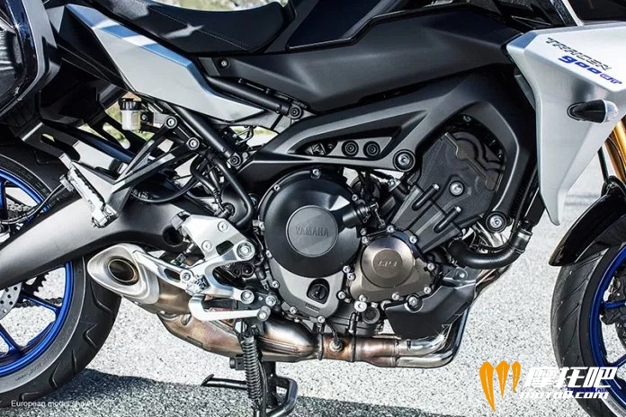 2019-Yamaha-Tracer-900-GT-engine.jpg