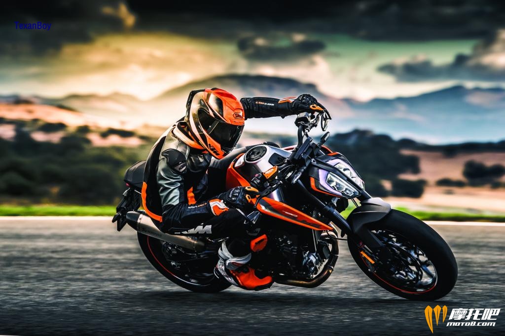 ktm-790-duke-2018-seductora-en-curva_hd_84595.jpg