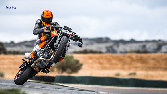 2018-KTM-790-Duke-1.jpg