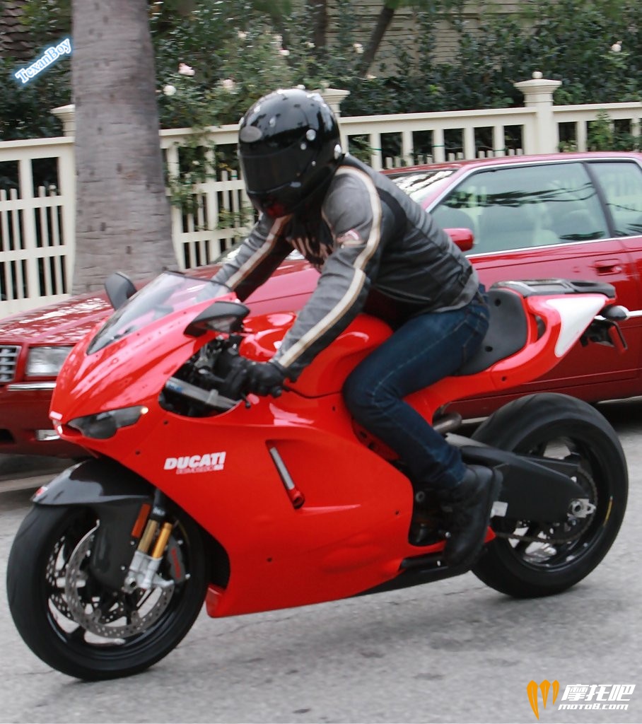 Tom Cruise Out Ride Motorcycle E9XO3HUa41Nx.jpg