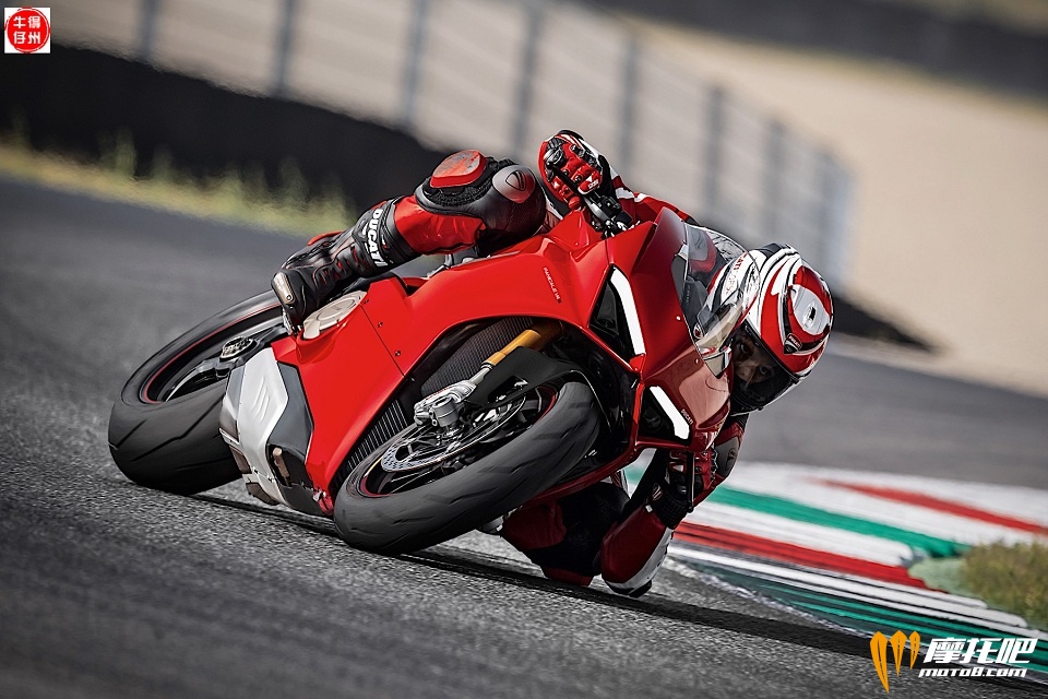 Ducati-Panigale08-29V4-V4-S-4.jpg