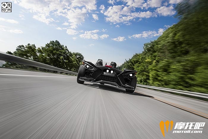 2017-Polaris-Polaris-Slingshot-SL1-small.jpg