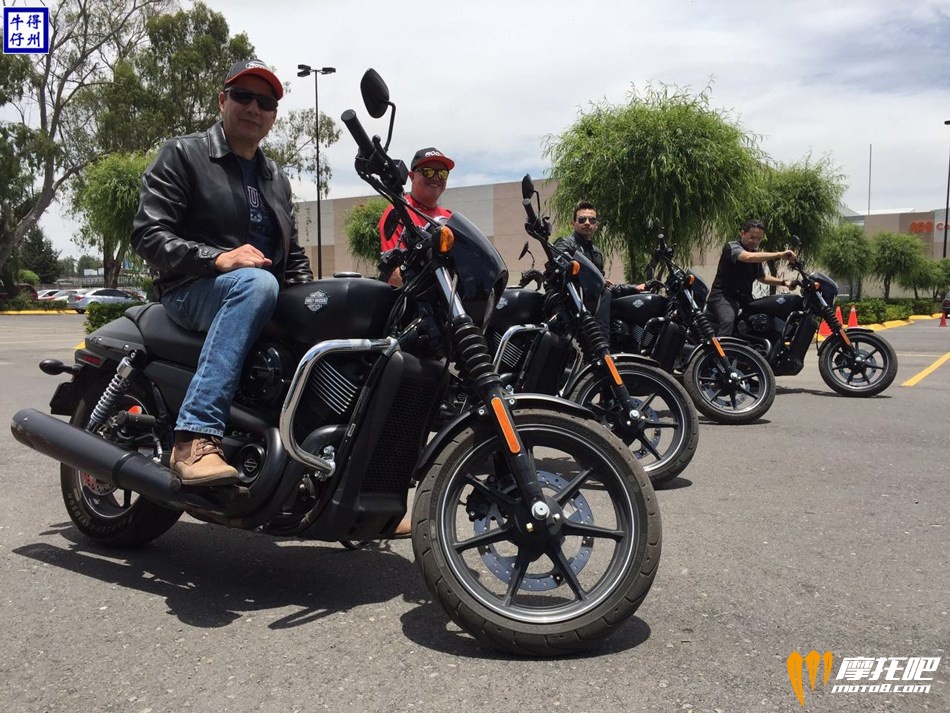 Harley-Riding-Academy-2016-1.jpg