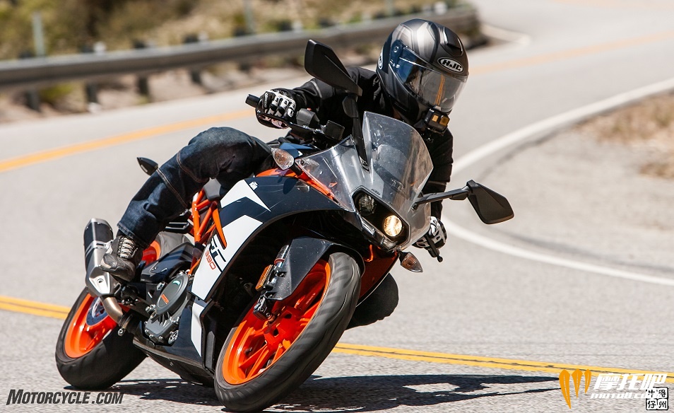 062218-Lightweight-Sportbikes-KTM-RC390-8871.jpg