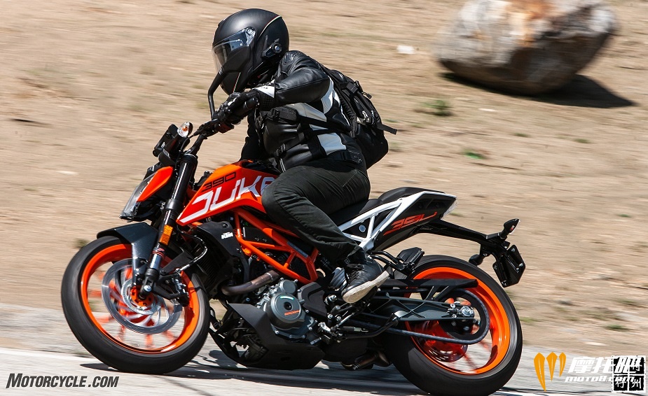 041718-KTM-390-Duke-0771.jpg