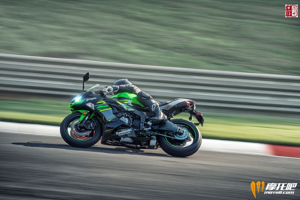 101118-2019-kawasaki-ninja-zx-6r-19_ZX636GKFA_005959-1.jpg