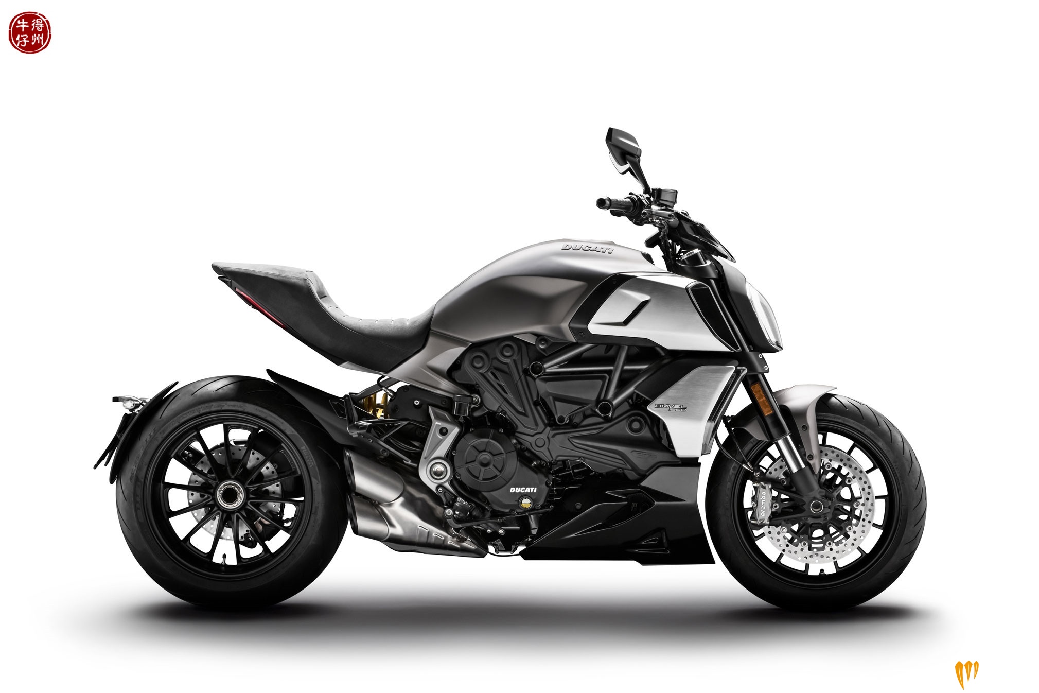 2019-Ducati-Diavel-1260b.jpg