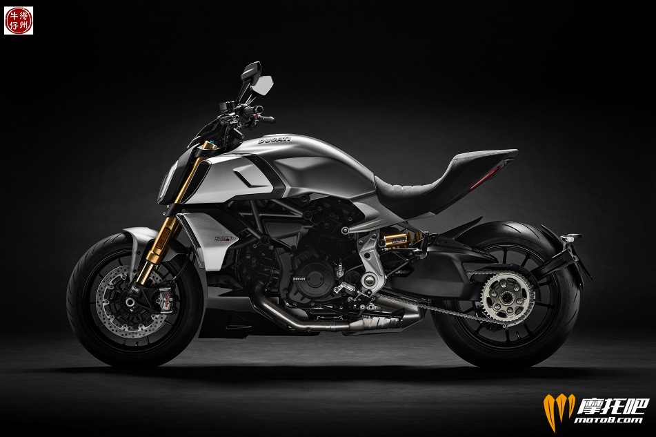 110418-06_2019-DUCATI-DIAVEL-1260-S.jpg