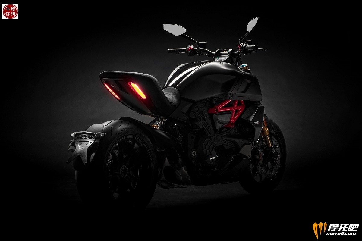 110418-20_2019-DUCATI-DIAVEL-1260-S.jpg