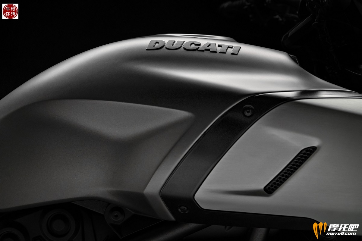 110418-43_2019-DUCATI-DIAVEL-1260-S.jpg