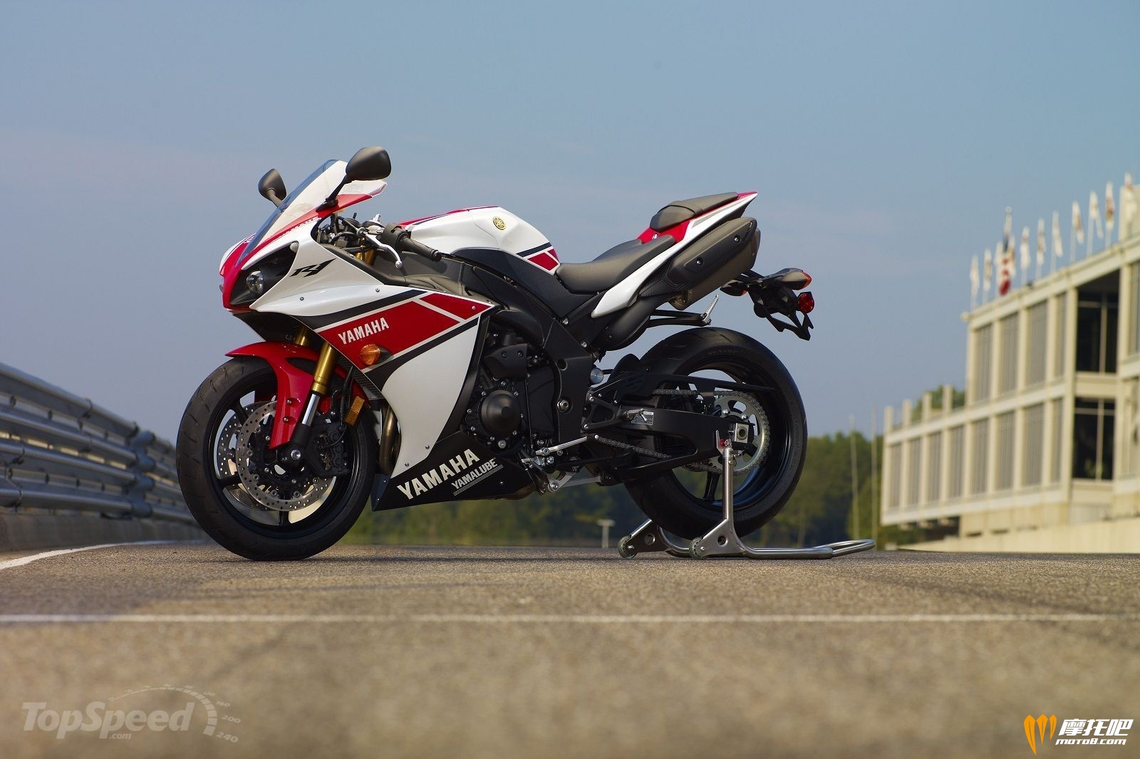 2012-yamaha-ysf-r1-34_1600x0w.jpg