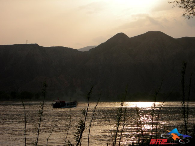 刘家峡婚纱照_刘家峡水电站图片(3)