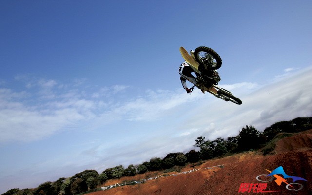 Motocross (9)_缩小大小.jpg