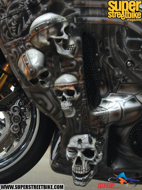 0908_sbkp_05_z 2007_suzuki_hayabusa skull_fender[1].jpg